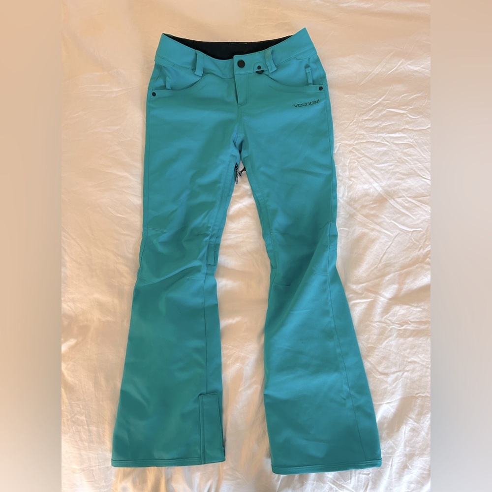 Women’s Volcom Snowboarding pants, size Small, perfect condition, worn once